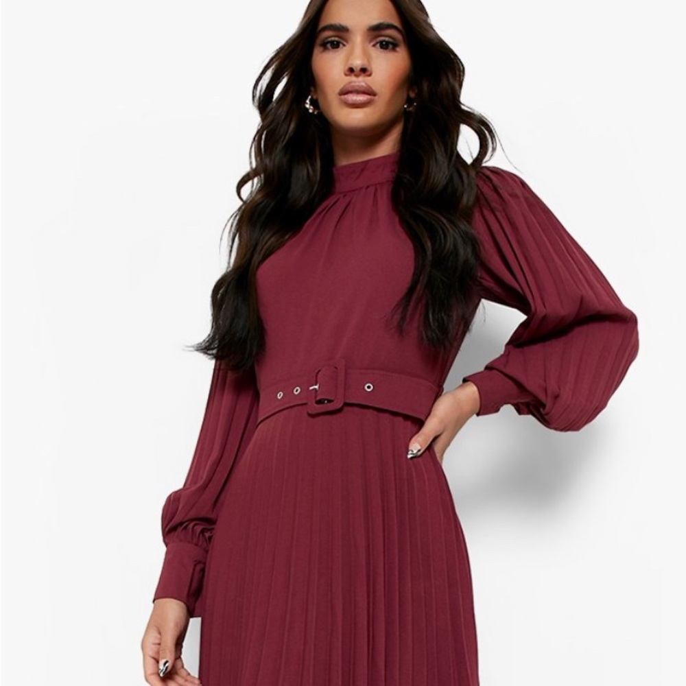 Boohoo Belted High Neck Pleated Skater Dress, Berry, Size 12, Midi, all tags NEW